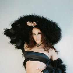 Исполнитель: Аліна Паш