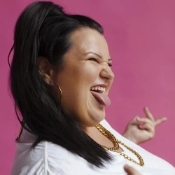 Исполнитель: Alyona Alyona