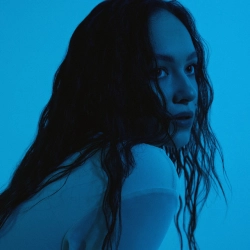 Исполнитель: АЗІЗА