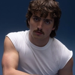 Исполнитель: Benson Boone