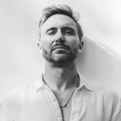 Исполнитель: David Guetta