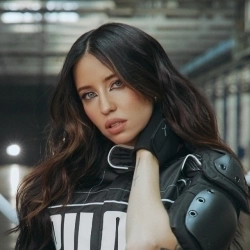 Исполнитель: DOROFEEVA