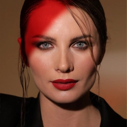 Ева Власова