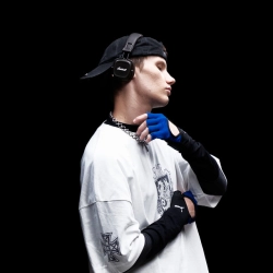 Исполнитель: Golubenko