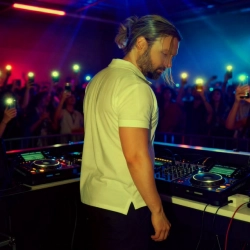 Исполнитель: Greesha