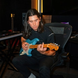 Исполнитель: Gryffin