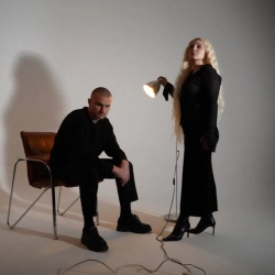 Исполнитель: Karoon