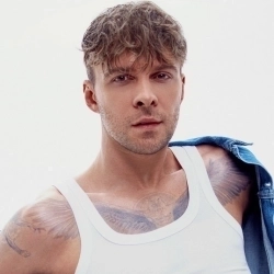 Исполнитель: Макс Барських