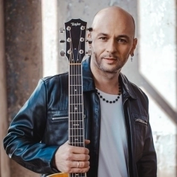 Исполнитель: Максим Бородін