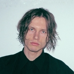 Исполнитель: Nikow