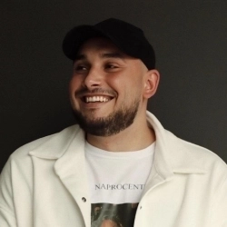 Исполнитель: Qatoshi