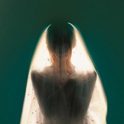 Исполнитель: Vivienne Mort