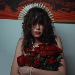 KUGATESSA - шипи троянди